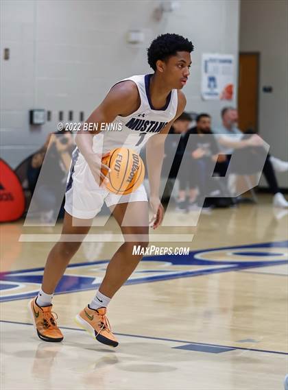 Thumbnail 2 in Mount Vernon vs Kell (Hawks-Naismith Holiday Classic) photogallery.