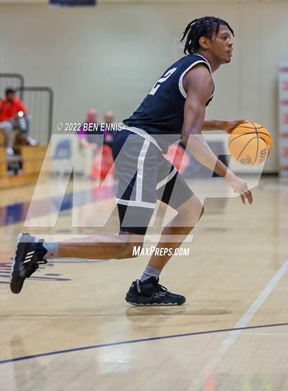 Thumbnail 3 in Mount Vernon vs Kell (Hawks-Naismith Holiday Classic) photogallery.
