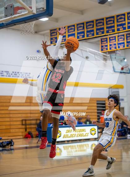 Thumbnail 1 in Canyon Hills @ San Pasqual photogallery.