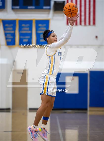Thumbnail 2 in Canyon Hills @ San Pasqual photogallery.