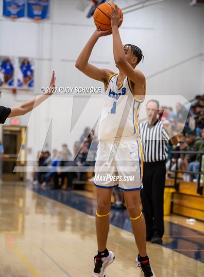 Thumbnail 3 in Canyon Hills @ San Pasqual photogallery.