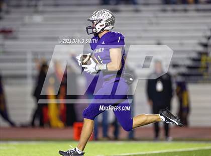 Thumbnail 1 in Savannah @ Kearney (MSHSAA Class 4 District 8 Semifinal) photogallery.