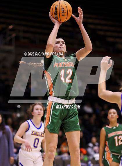 Thumbnail 3 in Porterville @ Bakersfield Christian (CIF CS DIII Championship) photogallery.