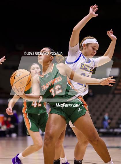 Thumbnail 2 in Porterville @ Bakersfield Christian (CIF CS DIII Championship) photogallery.