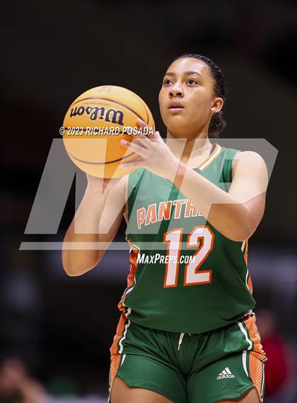 Thumbnail 2 in Porterville @ Bakersfield Christian (CIF CS DIII Championship) photogallery.