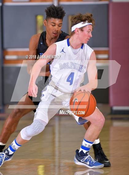 Thumbnail 2 in Dana Hills vs Canyon Springs (Rancho Mirage Holiday Invitational) photogallery.