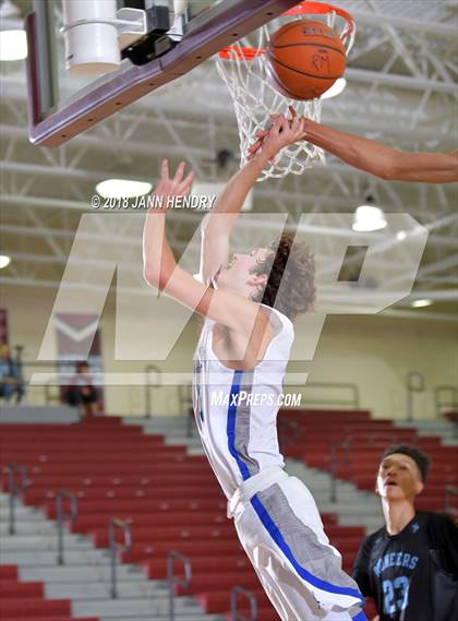 Thumbnail 2 in Dana Hills vs Canyon Springs (Rancho Mirage Holiday Invitational) photogallery.
