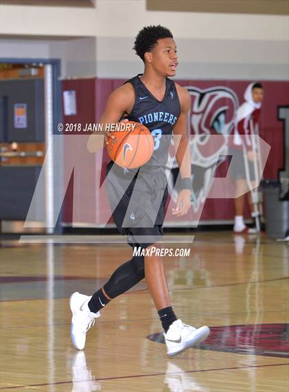 Thumbnail 2 in Dana Hills vs Canyon Springs (Rancho Mirage Holiday Invitational) photogallery.