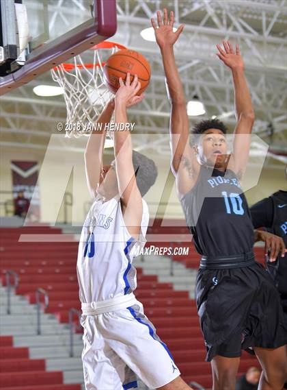 Thumbnail 3 in Dana Hills vs Canyon Springs (Rancho Mirage Holiday Invitational) photogallery.