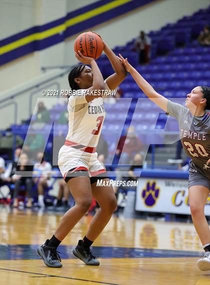 Thumbnail 3 in Temple vs. Cedar Hill (UIL 6A Bi-District) photogallery.
