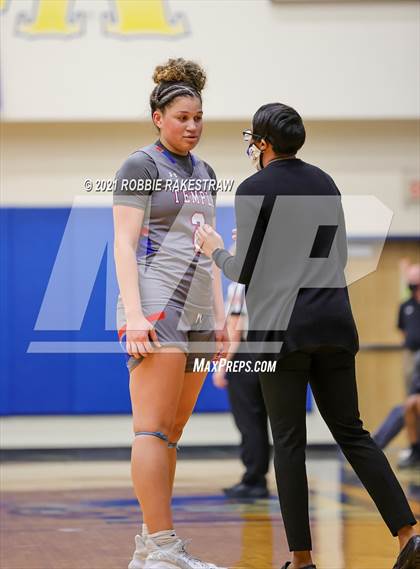 Thumbnail 2 in Temple vs. Cedar Hill (UIL 6A Bi-District) photogallery.
