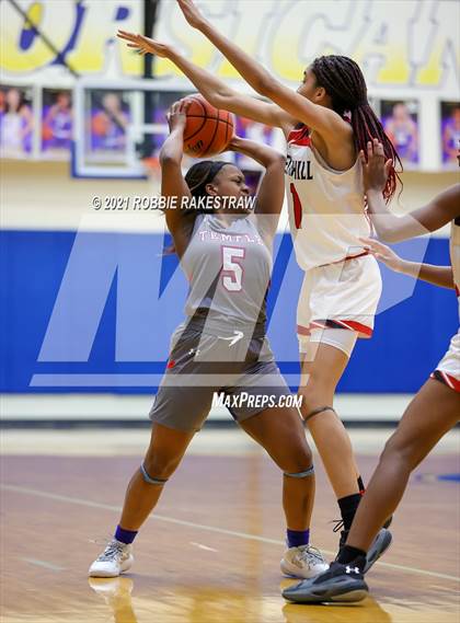 Thumbnail 3 in Temple vs. Cedar Hill (UIL 6A Bi-District) photogallery.