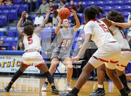 Thumbnail 2 in Temple vs. Cedar Hill (UIL 6A Bi-District) photogallery.