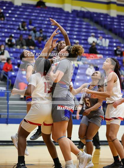 Thumbnail 2 in Temple vs. Cedar Hill (UIL 6A Bi-District) photogallery.