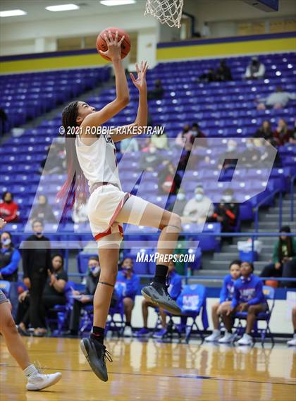 Thumbnail 1 in Temple vs. Cedar Hill (UIL 6A Bi-District) photogallery.