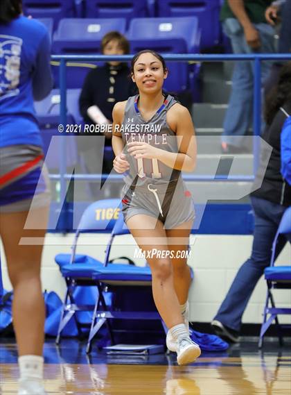 Thumbnail 3 in Temple vs. Cedar Hill (UIL 6A Bi-District) photogallery.