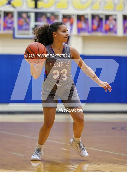 Thumbnail 1 in Temple vs. Cedar Hill (UIL 6A Bi-District) photogallery.
