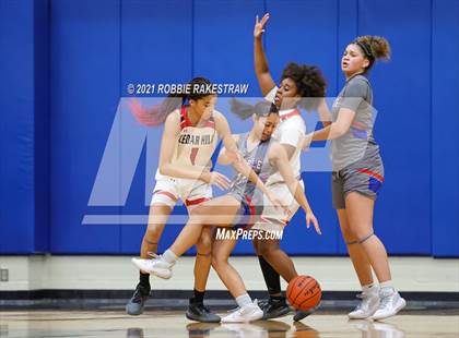 Thumbnail 3 in Temple vs. Cedar Hill (UIL 6A Bi-District) photogallery.