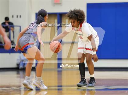 Thumbnail 3 in Temple vs. Cedar Hill (UIL 6A Bi-District) photogallery.