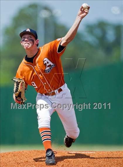 Thumbnail 2 in Alvin vs Fort Bend Clements (Region III Bi-District) photogallery.