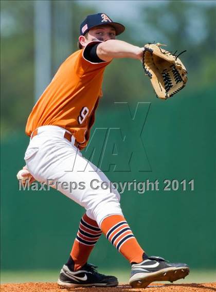 Thumbnail 3 in Alvin vs Fort Bend Clements (Region III Bi-District) photogallery.