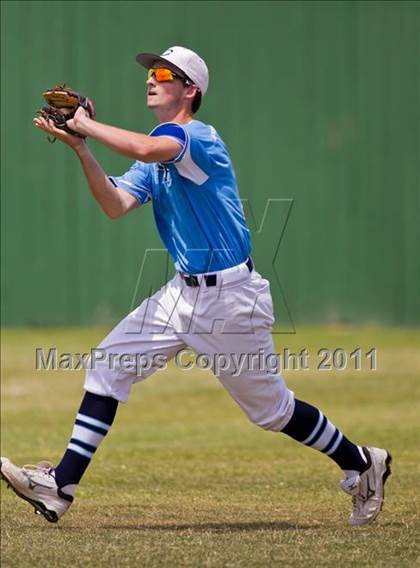 Thumbnail 3 in Alvin vs Fort Bend Clements (Region III Bi-District) photogallery.