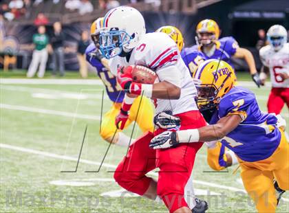 Thumbnail 3 in Byrd vs. Archbishop Rummel (LHSAA D1 Final) photogallery.