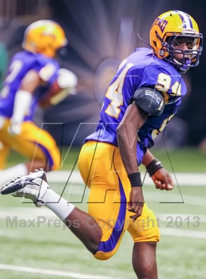 Thumbnail 1 in Byrd vs. Archbishop Rummel (LHSAA D1 Final) photogallery.