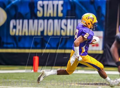Thumbnail 3 in Byrd vs. Archbishop Rummel (LHSAA D1 Final) photogallery.