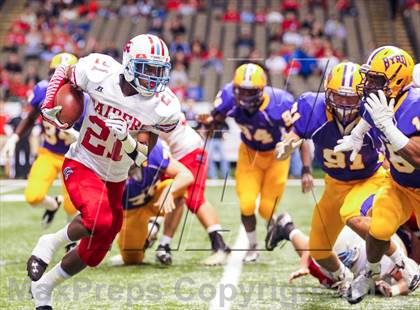 Thumbnail 2 in Byrd vs. Archbishop Rummel (LHSAA D1 Final) photogallery.