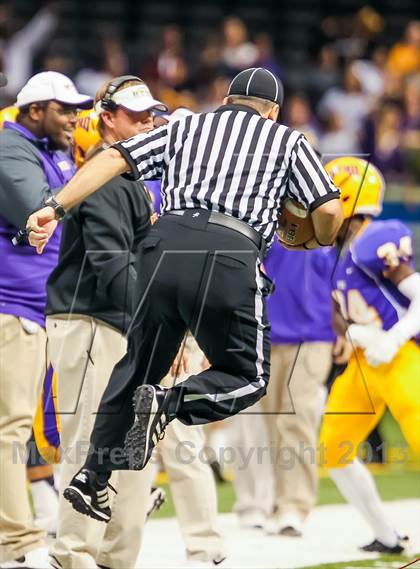 Thumbnail 2 in Byrd vs. Archbishop Rummel (LHSAA D1 Final) photogallery.