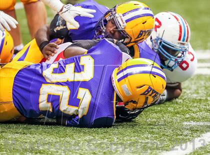 Thumbnail 2 in Byrd vs. Archbishop Rummel (LHSAA D1 Final) photogallery.
