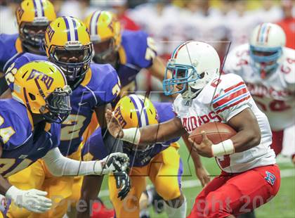 Thumbnail 1 in Byrd vs. Archbishop Rummel (LHSAA D1 Final) photogallery.