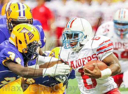 Thumbnail 3 in Byrd vs. Archbishop Rummel (LHSAA D1 Final) photogallery.