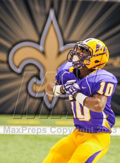 Thumbnail 3 in Byrd vs. Archbishop Rummel (LHSAA D1 Final) photogallery.