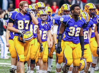 Thumbnail 3 in Byrd vs. Archbishop Rummel (LHSAA D1 Final) photogallery.