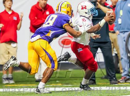 Thumbnail 3 in Byrd vs. Archbishop Rummel (LHSAA D1 Final) photogallery.