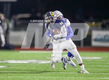 Thumbnail 1 in Liberty North vs. Rockhurst photogallery.