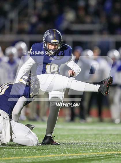 Thumbnail 2 in Liberty North vs. Rockhurst photogallery.