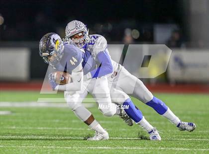 Thumbnail 3 in Liberty North vs. Rockhurst photogallery.
