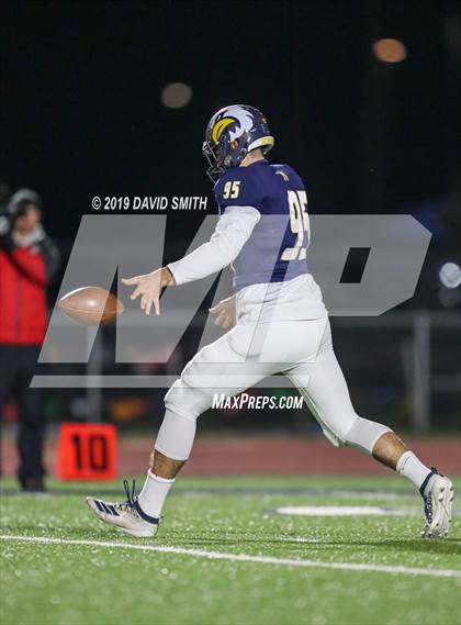 Thumbnail 3 in Liberty North vs. Rockhurst photogallery.