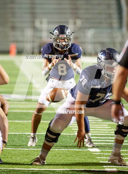 Thumbnail 3 in Boerne-Champion vs. Liberty Hill (UIL 5A/D2 Area 4 Playoff) photogallery.