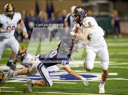 Thumbnail 2 in Boerne-Champion vs. Liberty Hill (UIL 5A/D2 Area 4 Playoff) photogallery.