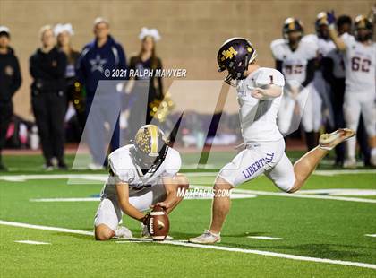 Thumbnail 1 in Boerne-Champion vs. Liberty Hill (UIL 5A/D2 Area 4 Playoff) photogallery.