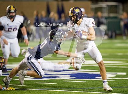 Thumbnail 1 in Boerne-Champion vs. Liberty Hill (UIL 5A/D2 Area 4 Playoff) photogallery.