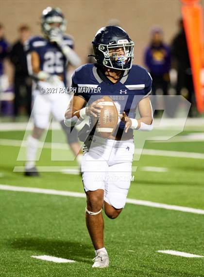 Thumbnail 1 in Boerne-Champion vs. Liberty Hill (UIL 5A/D2 Area 4 Playoff) photogallery.