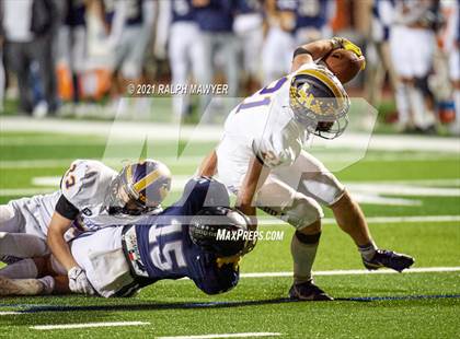 Thumbnail 2 in Boerne-Champion vs. Liberty Hill (UIL 5A/D2 Area 4 Playoff) photogallery.