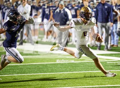 Thumbnail 3 in Boerne-Champion vs. Liberty Hill (UIL 5A/D2 Area 4 Playoff) photogallery.