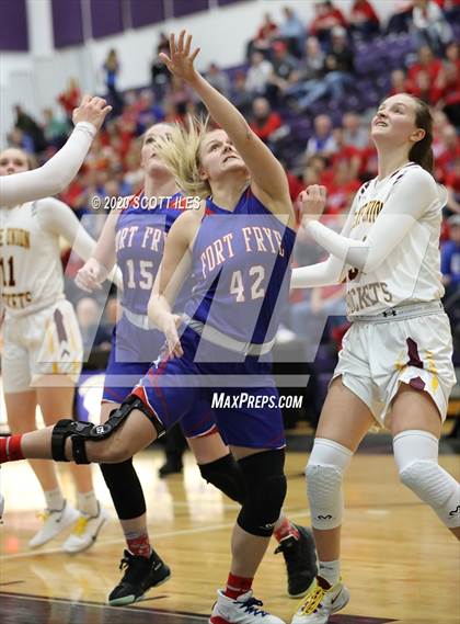 Thumbnail 3 in Fort Frye vs. Berne Union (OHSAA D4 Regional Semifinal) photogallery.