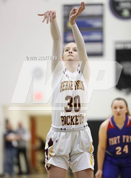 Thumbnail 3 in Fort Frye vs. Berne Union (OHSAA D4 Regional Semifinal) photogallery.
